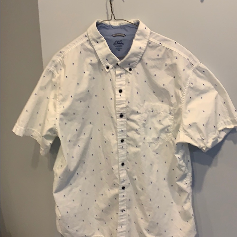 Izod shorts sleeve shirt